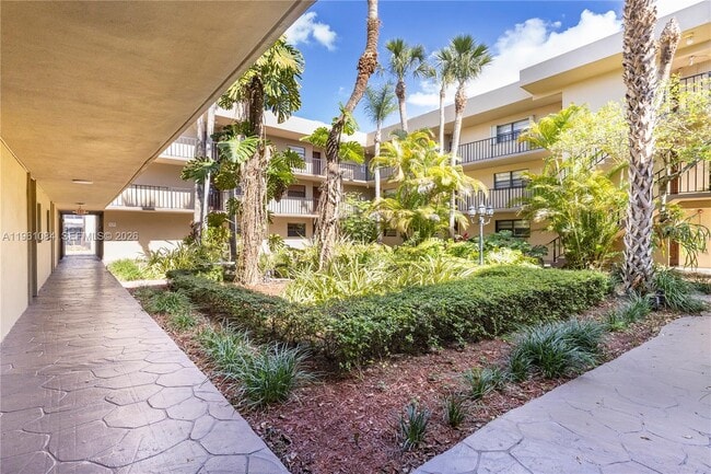 Photo - 10855 SW 112th Ave Unit 311