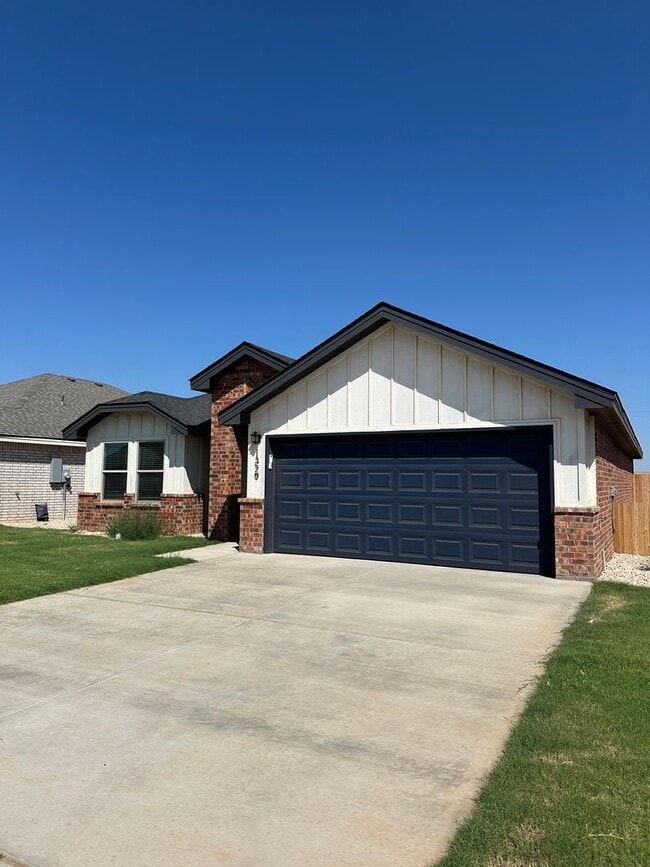 Building Photo - Move-In Ready & Made for Memories Rental