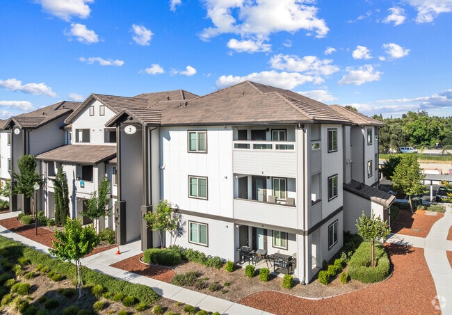 Primary Photo - Morada Crossing