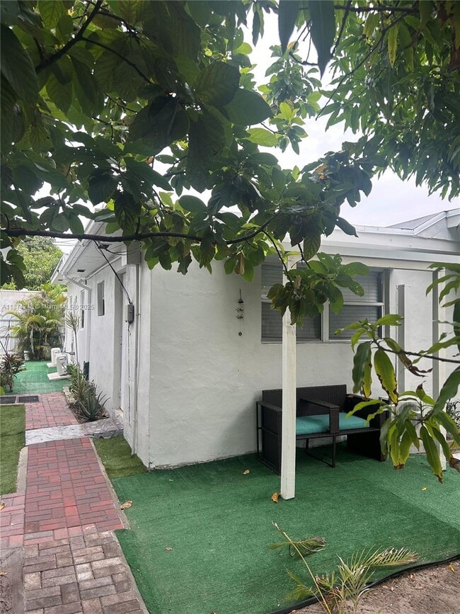 Building Photo - 3800 NW 197th St Unit EFF Rental