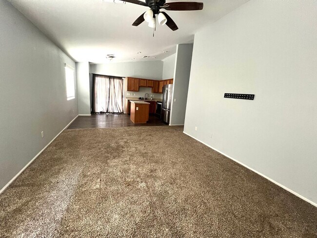 Photo - 28496 N Dolomite Ln