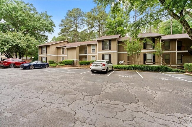 Building Photo - 5137 Roswell Rd NE Unit 4