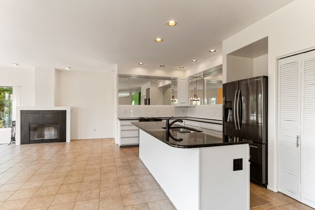 Photo - Beautiful 3 Bedroom 3 Bathroom Home With Stunning Views