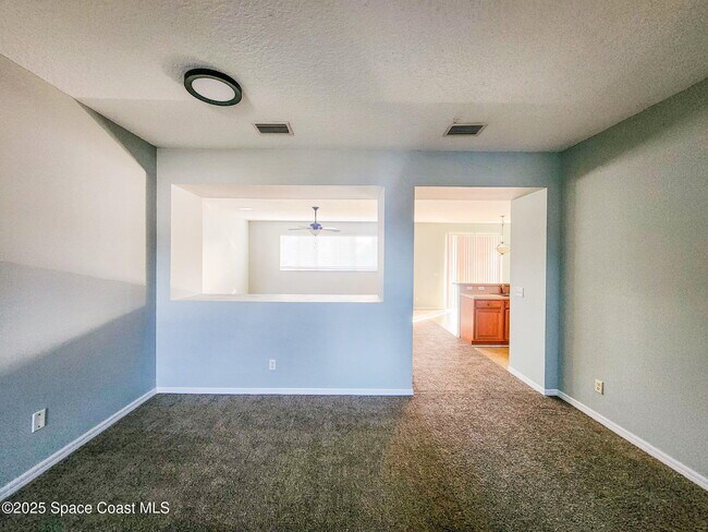 Photo - 1421 Halstead Ave NW