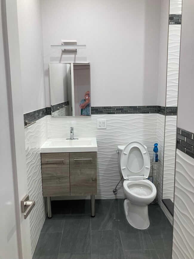 Bathroom - 166 15th St Unit Third floor