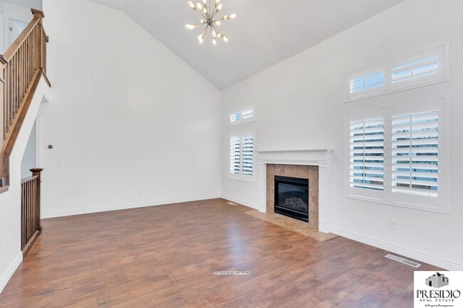 Photo - 727 Sandhill Dr