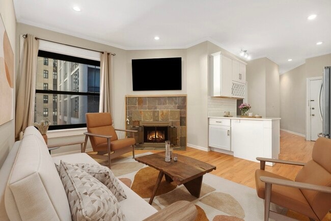 Building Photo - 20 E Goethe St Unit 403