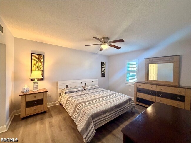 Photo - 4912 Vincennes St Unit 103