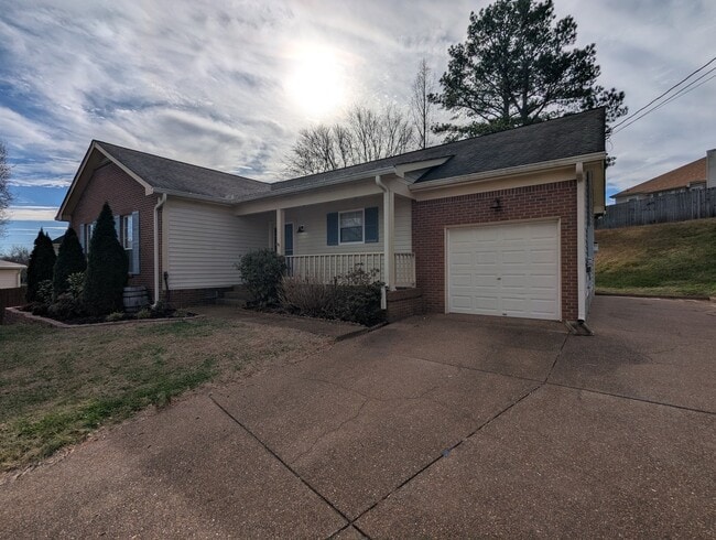 Photo - 1403 Cedardale Ct