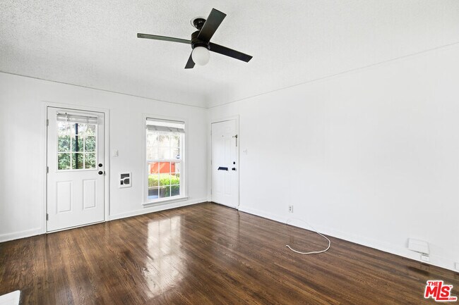 Photo - 1357 Cloverdale Ave