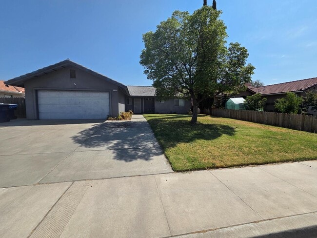 Photo - 1199 Hawthorn St