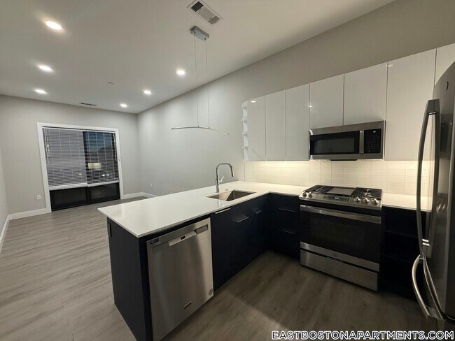 Photo - 656 Saratoga St Unidad 303