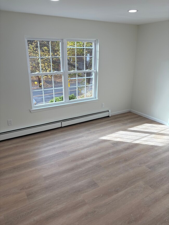 Photo - 160 McKay Rd