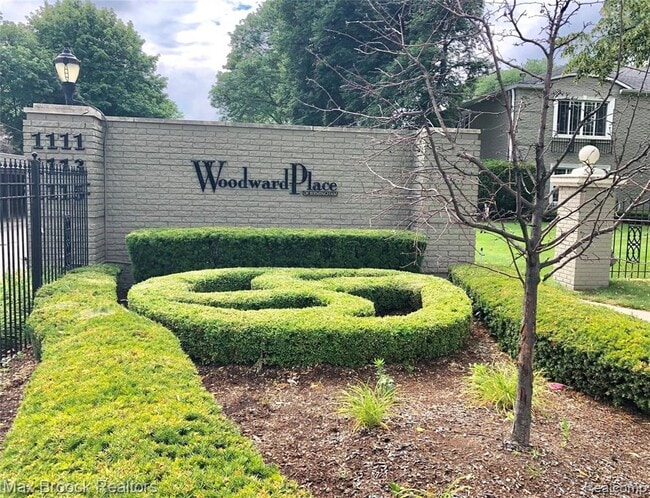 Building Photo - 1115 N Old Woodward Ave Unit 61