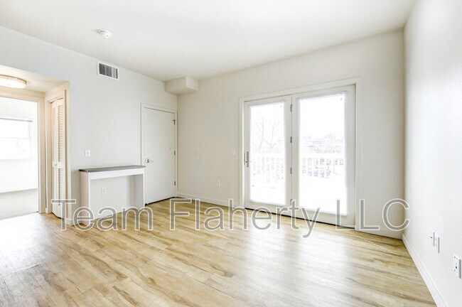 Photo - 1220 Mapleton Ave Unit 204