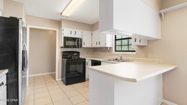 807 White Oak Ct