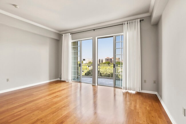 Photo - 3225 Turtle Creek Blvd Unidad 626