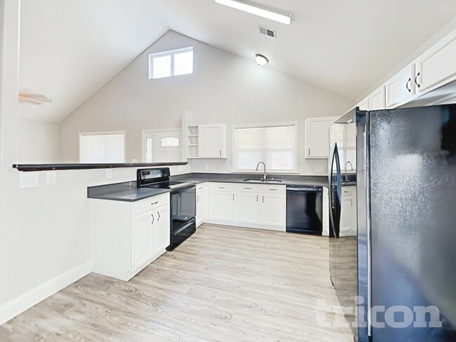 Photo - 4818 Samuel Richard St