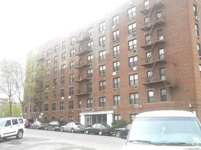 Building Photo - 152-72 Melbourne Ave Unit 5E Rental