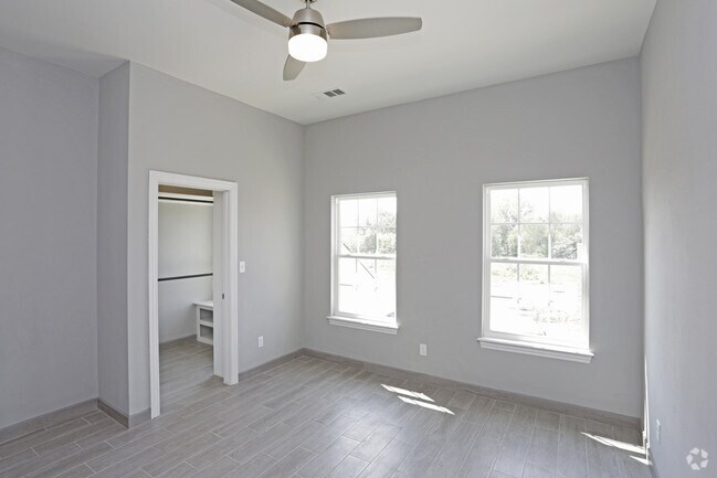 2BR, 2.5BA - 1200 SF