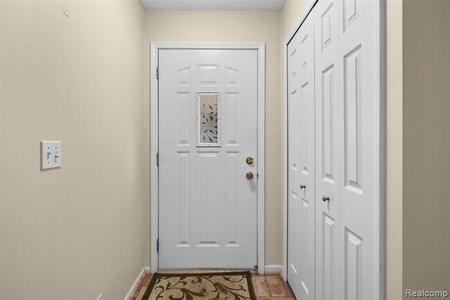 Photo - 4911 Oak Hill Dr Unit 3