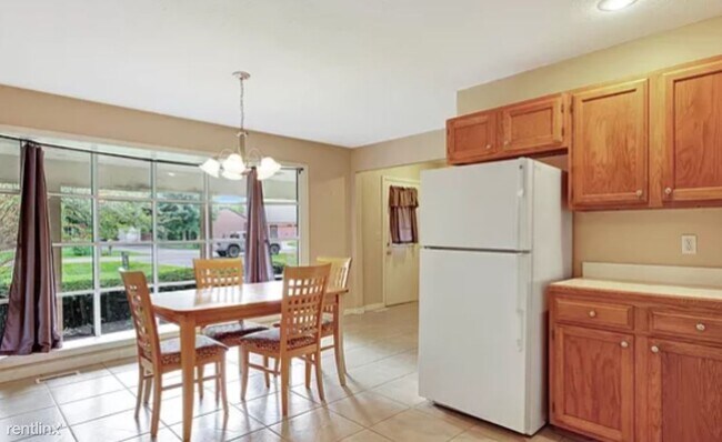 Photo - 4 br, 2 bath House - 8633 Oakmont Road