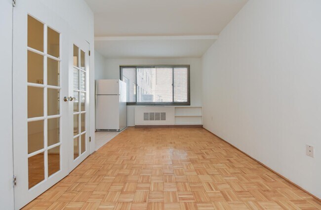 Photo - Spacious & Bright Junior 1 Bedroom at River Place East