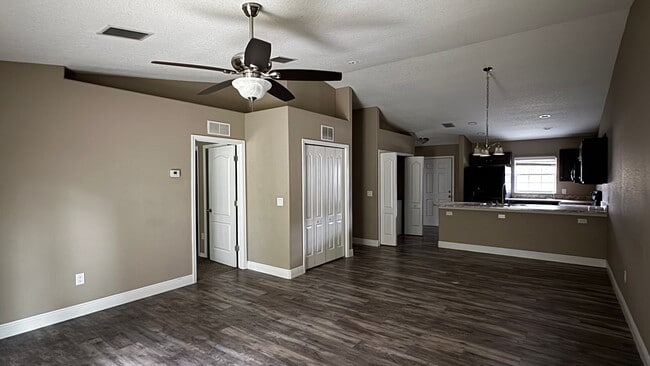Photo - 9210 N Travis Dr Unit 9210 N Travis Drive