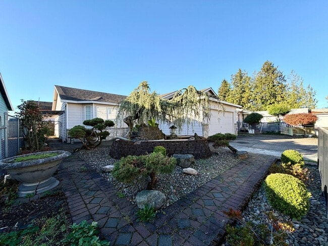 Photo - **$500 OFF THE FIRST MONTH'S RENT** Cozy R...