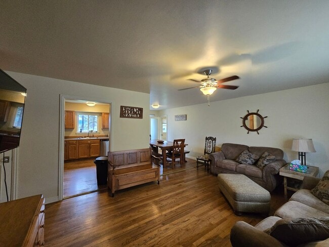 296 Mesa Dr