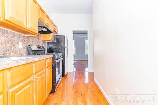 Photo - ? Spacious 2 Bedroom Apartment in Bushwick ? Unit 2R