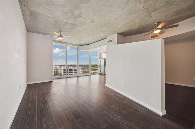 Building Photo - 5925 Almeda Rd Unit 10913