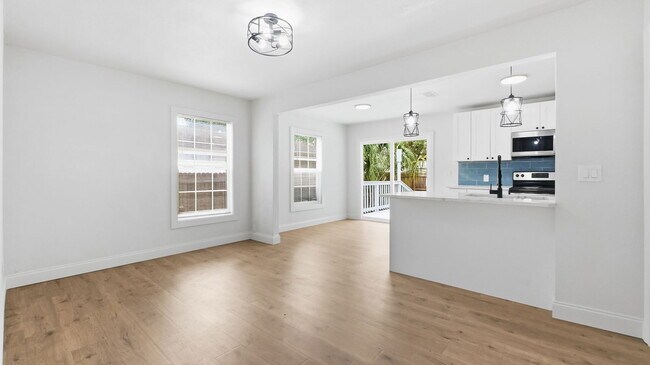 Photo - 4952 21st St N