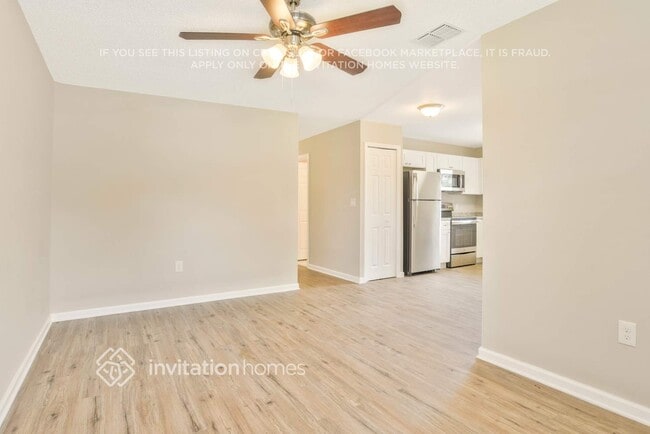 Photo - 223 Churchill Ct