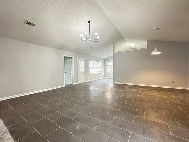 Photo - 510 Heathgate Dr SW