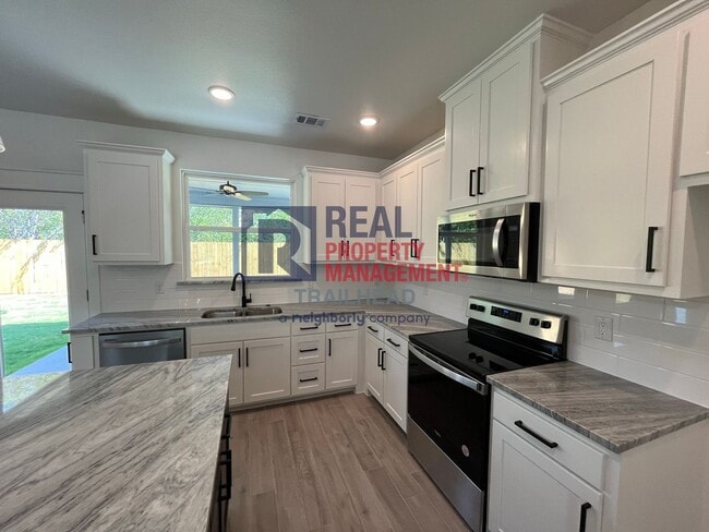 Photo - Stylish 3 Bed, 2 Bath Home in Gated Lakeside Community!