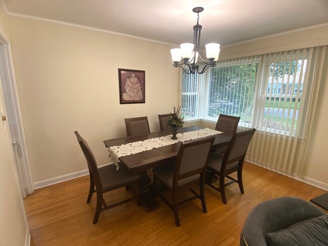 Photo - 7737 Park Ave