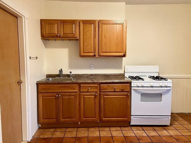 Photo - 257 Beacon St Unit 3