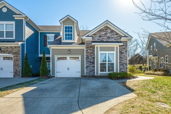 Photo - 301 Shirebrook Cir