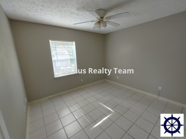 Photo - 1706 E 6th St