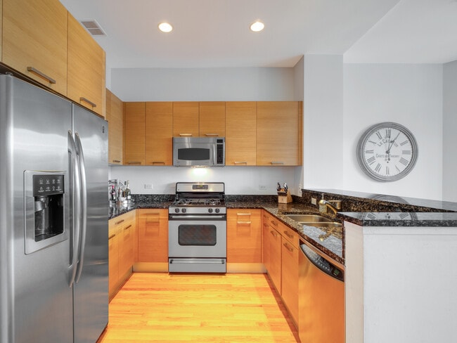 Photo - 500 W Superior St Unit 1113