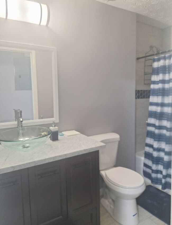 Photo - 525 Transit Cir