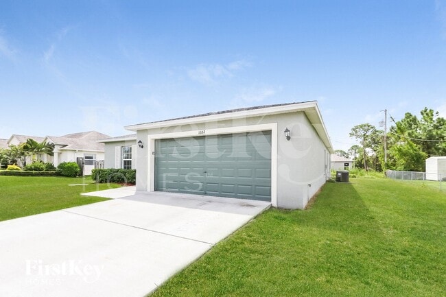 Photo - 1682 SW Crawford Ave