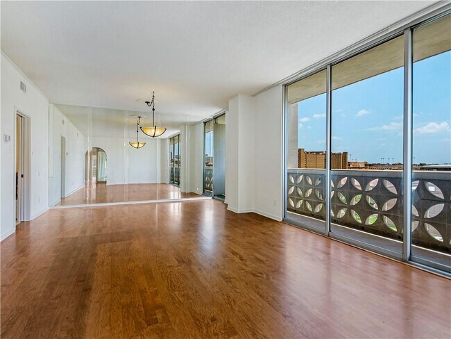 Photo - 1801 Lavaca St Unidad 5J Rental