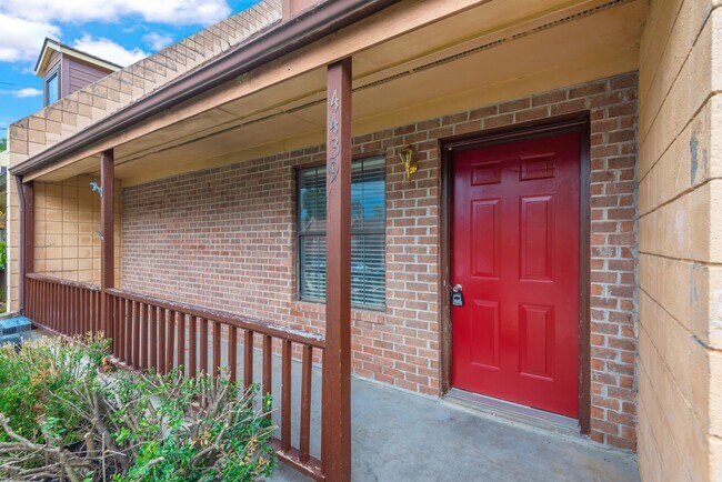 Photo - 4439 Townhouse Way