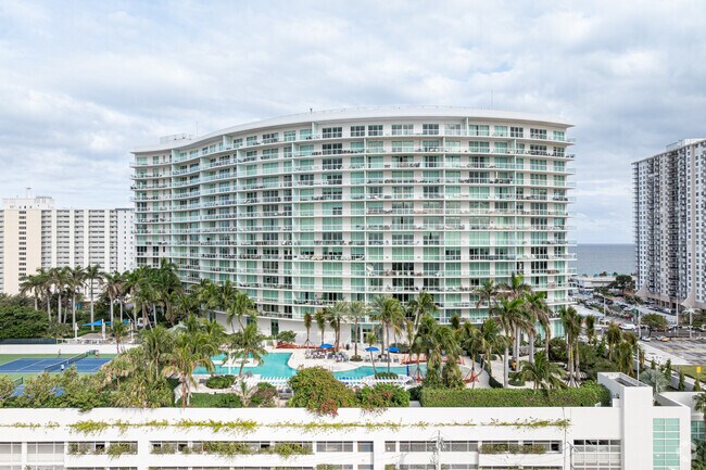 Vista adicional del edificio - The Plaza at Oceanside