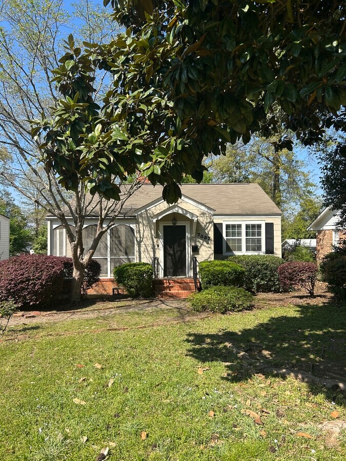 Photo - 2337 Williams St