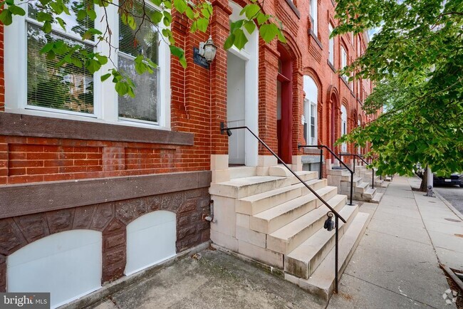 Building Photo - 1719 Guilford Ave Rental