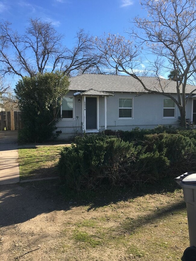 Building Photo - 19453 Hill St Unit B