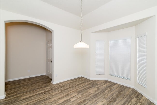 Photo - 2511 Camarilla Ln